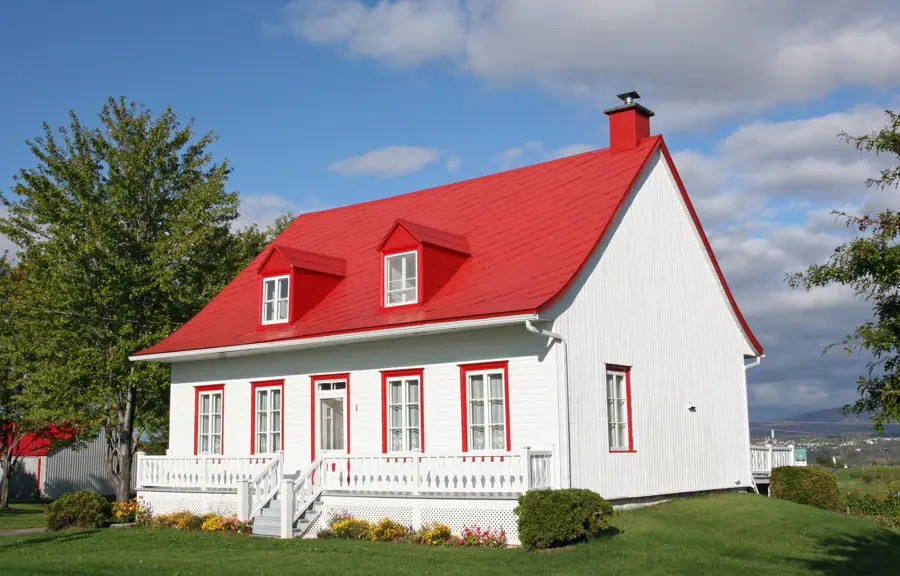 Arrondissement historique de l'Île-d'Orléans, maison typique à Saint-Pierre de l'Île-d'Orléans