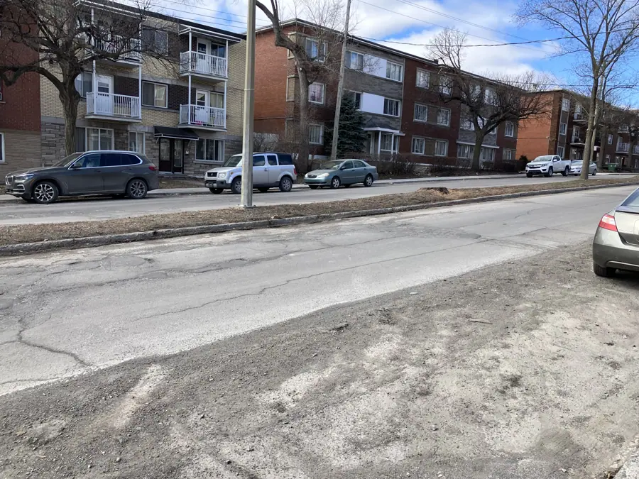 Montréal, Boulevard Langelier 01