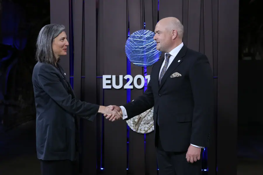 Informal meeting of justice and home affairs ministers. Handshake (Home Affairs) Christine Roger and Andres Anvelt (34942747453)