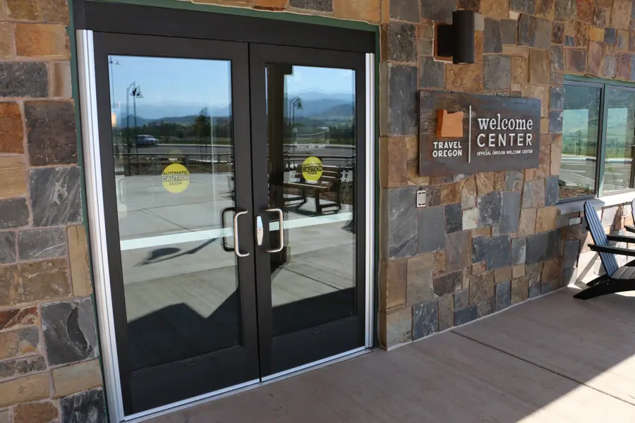 Front door Welcome Center (48293639686)