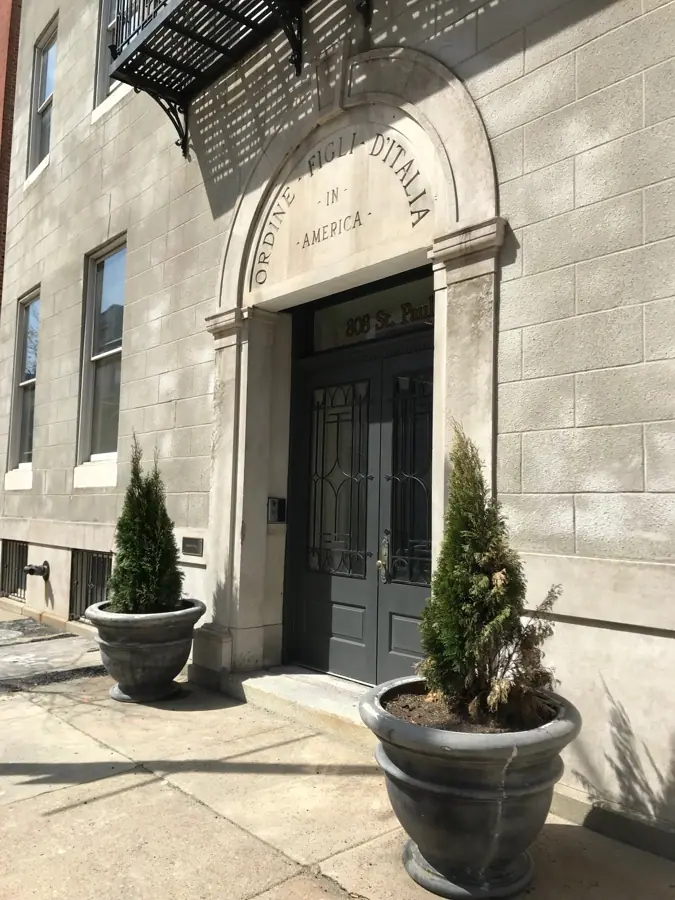 Building entrance, 808 Saint Paul Street, Baltimore, MD 21202 (41441345634)