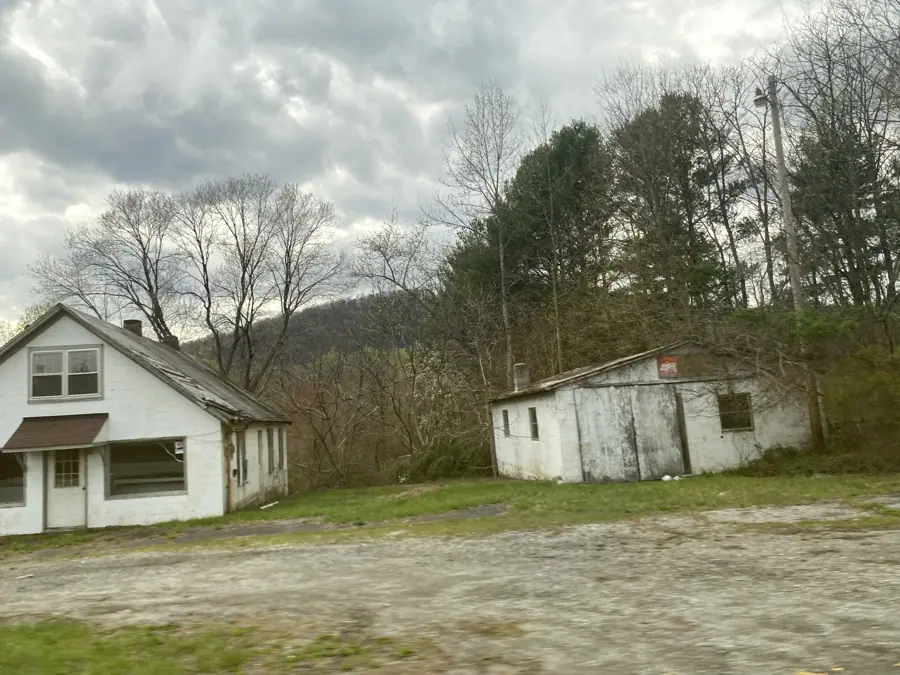 Old home and shed avon va usa