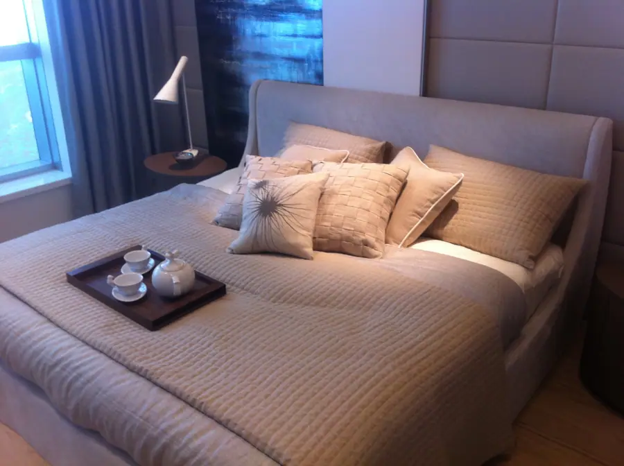 HK Ka Wah Centre showflat 深灣9 Marinella T6-A bedroom interior Oct-2011