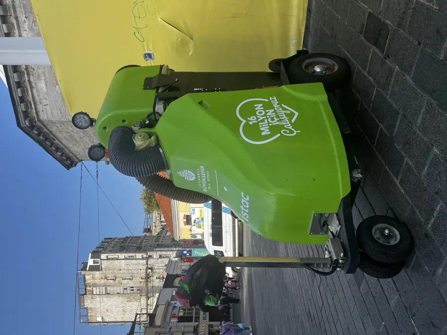 Istanbul Metropolitan Municipality cleaning vehicles (2)