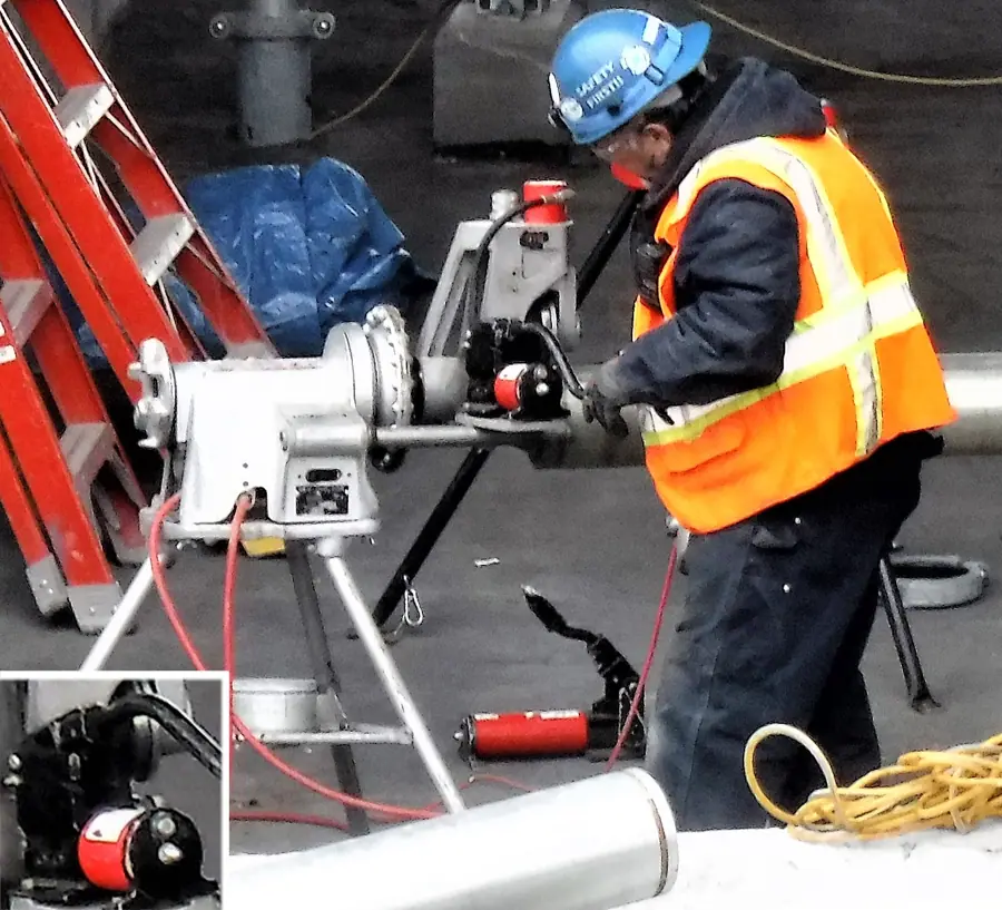 Layout and installation of fire standpipes in Queens. (49248739622), Machine